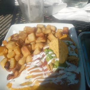 jeggos rancheros omelet at 4th & State in Columbus