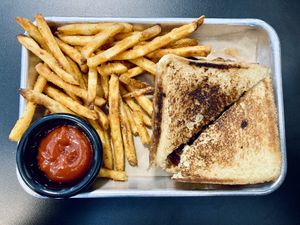 Sammy and fries  at 4th & State in Columbus