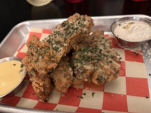 Garlic parm pretendies (so good!!!)  at 4th & State in Columbus