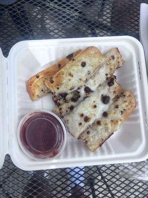 Cheesy garlic bread  at 4th & State in Columbus