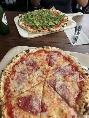 Vegan salami pizza & Vegana  at NeoNeo in Cologne