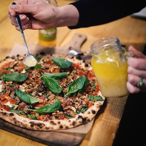 
25 different vegan ingredients plus vegan cheese at NeoNeo in Cologne