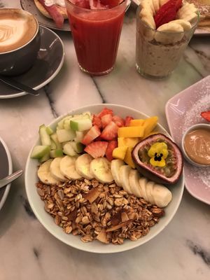 Açai bowl at Basilio in Lisbon
