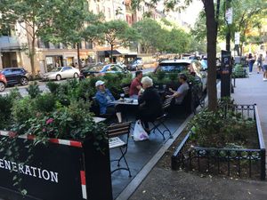 Outdoor seating at Juice Generation - W 72nd in New York City