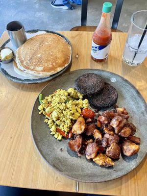 Vegan Bearcat with Pancakes #Veganuary at Bearcat Cafe - CBD in New Orleans