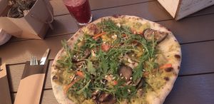 Es schmeckt sehr gut und der Service ist auch super. at Micello's in Leipzig