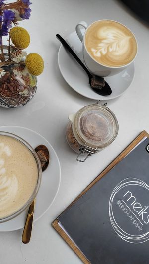 Dirty Chai Latte and Cappuccino (with plant milk) at meiks in Heidelberg