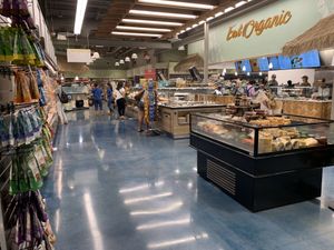 Hot & Salad Bar and Deli at Down to Earth - Store and Deli in Kailua