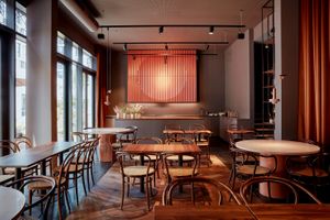  at Leuchtendroter in Frankfurt