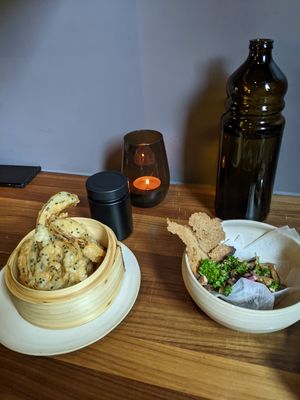 onion rings, mushroom plate at Leuchtendroter in Frankfurt
