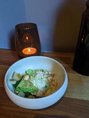 pears, hazelnuts and lettuce at Leuchtendroter in Frankfurt