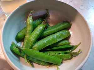 Salty peas at Leuchtendroter in Frankfurt