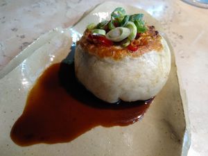 Bao bun filled with brokkoli at Leuchtendroter in Frankfurt