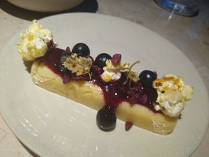 Polenta dessert with berries and sweet and salty popcorn! at Leuchtendroter in Frankfurt