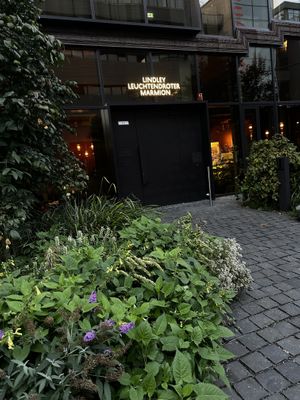   at Leuchtendroter in Frankfurt