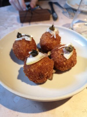 Arancini, Mushroom, Caper at Leuchtendroter in Frankfurt