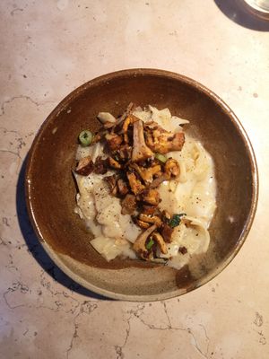 Celery, Chanterelle, Sage at Leuchtendroter in Frankfurt