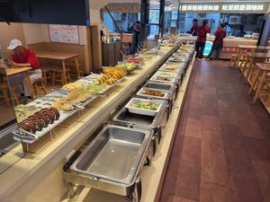 Just after opening, I think there was a bit more food later at Sù Mǎn Xiāng 素满香 in Nanjing