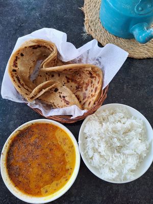 Dal,parathas,  and steamed rice 🍚 at Cafe Boho in Udaipur