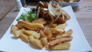 Hot dog and chips at Lakeside Inn in Wardley