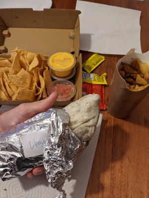TAKE-AWAY! - Nachos / Burrito  /Patatas Gajos
 at Yecla 33 in Valencia