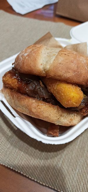  at Yecla 33 in Valencia