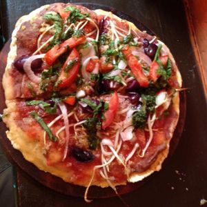 vegan pizza at Prasada in Cusco
