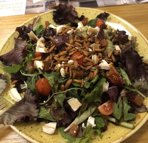 Ensalada  at Doña Lola in Albacete