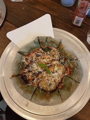 Spirulina base with the vegan ricotta stuffed crust!!! at Picky Wops in East London