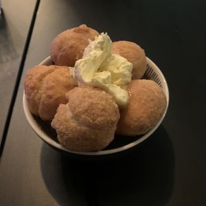 Dough balls with garlic butter at Picky Wops in East London