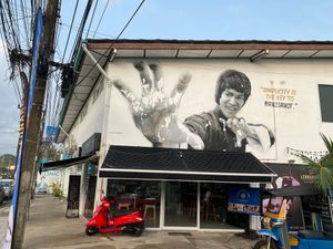 Side view at Leonardo Ice Cream in Koh Samui