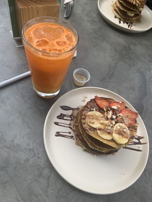 Pancakes de chocolate  at Smash Avocaderia y Cafe in Medellin