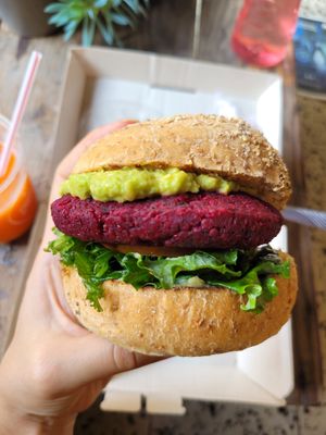 Burger riquísimo!😋 at Smash Avocaderia y Cafe in Medellin