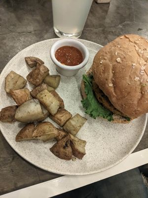 Vegan Spicy Burger (24.900 COP) - 3.5/5 at Smash Avocaderia y Cafe in Medellin