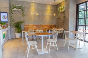 Inside view 2 at Smash Avocaderia y Cafe in Medellin