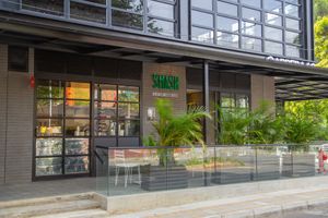 Outside view at Smash Avocaderia y Cafe in Medellin