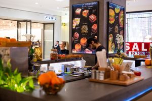 В ассортименте всегда есть масса уникальных сладостей и 100% сыроедческих десертов от Юкки at Dobraw in Moscow