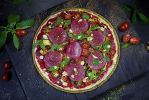 Raw сыроедческая пицца "Салями" at Dobraw in Moscow