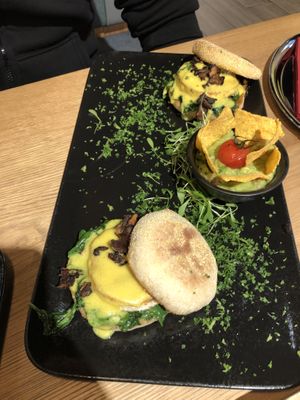 Early Bird (Eggs Benedict like Toasties)  at King of Greens in Leonberg