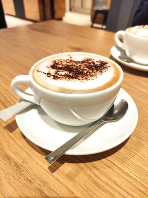 Hafermilch Cappuccino at King of Greens in Leonberg