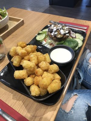 Croquettes and burger without bun   at King of Greens in Leonberg