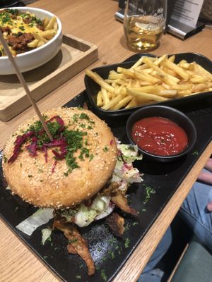 Kebab burger with fries   at King of Greens in Leonberg