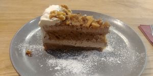 Bratapfeltorte at King of Greens in Leonberg