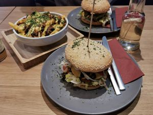 Beyond burger, homemade bean burger, cheese chilli fries at King of Greens in Leonberg