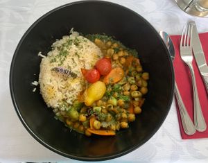 Gemüse Curry mit Kichererbsen und Limettenreis  at San Marino in Ober-grafendorf