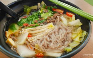 Herbal Soup with Brown Rice Beehoon at Botanict 豐之素 in West Singapore