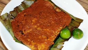 Sambal grilled stingray (mock) at Botanict 豐之素 in West Singapore