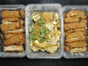 2 boneless chicken and 1 vegan omelette at Botanict 豐之素 in West Singapore