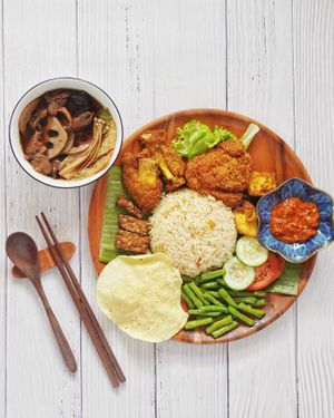 VEGAN AYAM PENYET  & VEGAN BAH KUT TEH  at Botanict 豐之素 in West Singapore