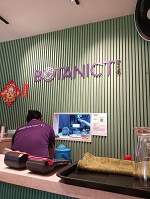 Signboard at Botanict 豐之素 in West Singapore